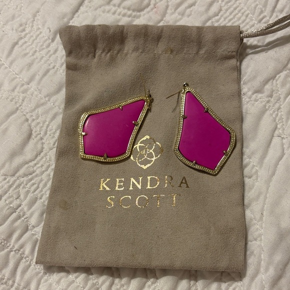 Kendra Scott Fuchsia Alexandra Earrings - Picture 1 of 1